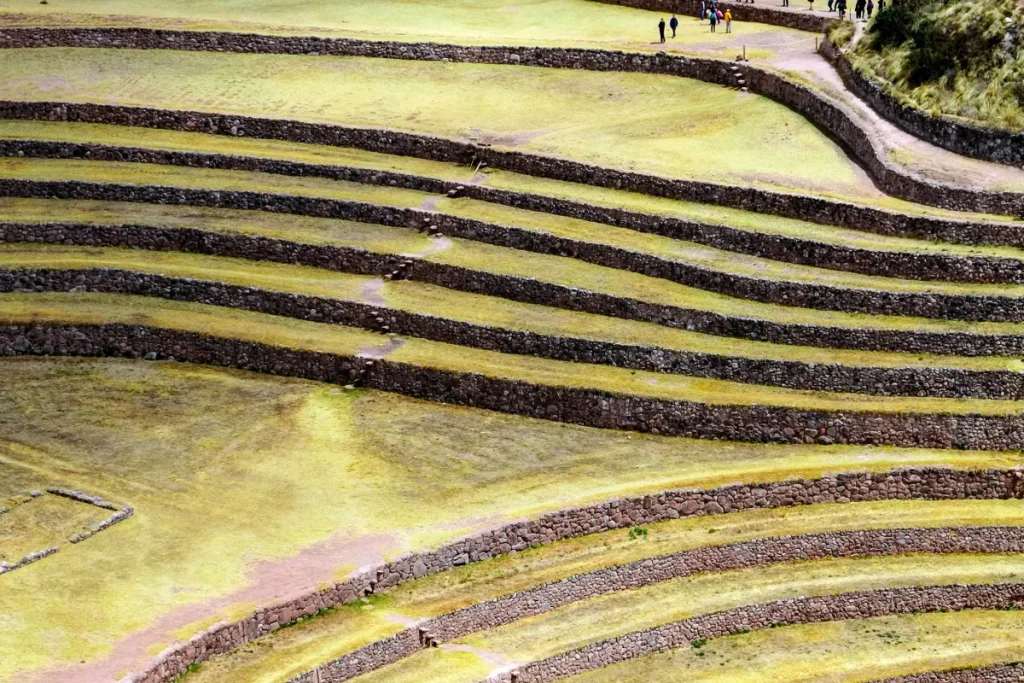 Andenes agrícolas circulares del complejo arqueológico de Moray en Cusco
