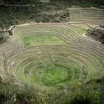 Vista panorámica de las terrazas circulares de Moray en el Valle Sagrado