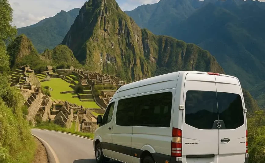 bus-to-machu-picchu-hidroelectrica-route.webp